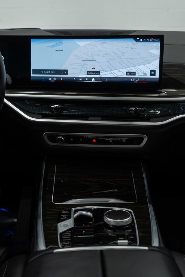2025 BMW X7 xDrive40i Sports Activity Vehicle - 23058526 - 39