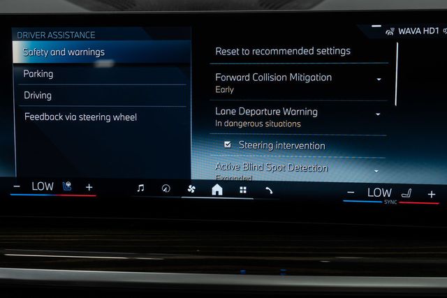 2025 BMW X7 xDrive40i Sports Activity Vehicle - 23071909 - 31