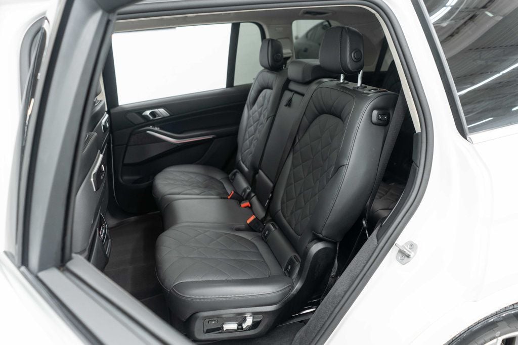 BMW X7 photo 17