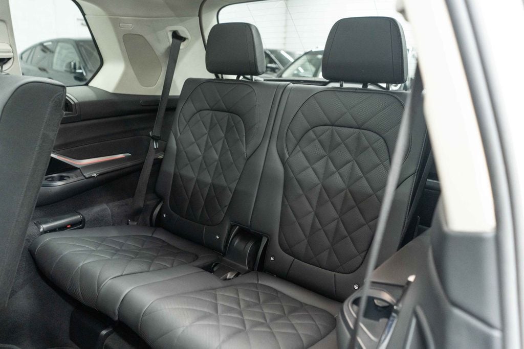 BMW X7 photo 18