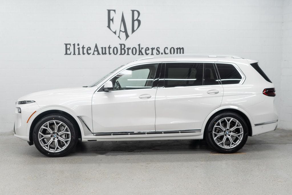 BMW X7 photo 2
