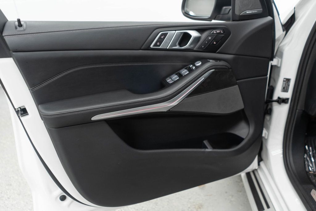 BMW X7 photo 22