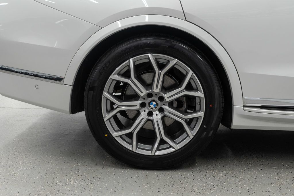 BMW X7 photo 49