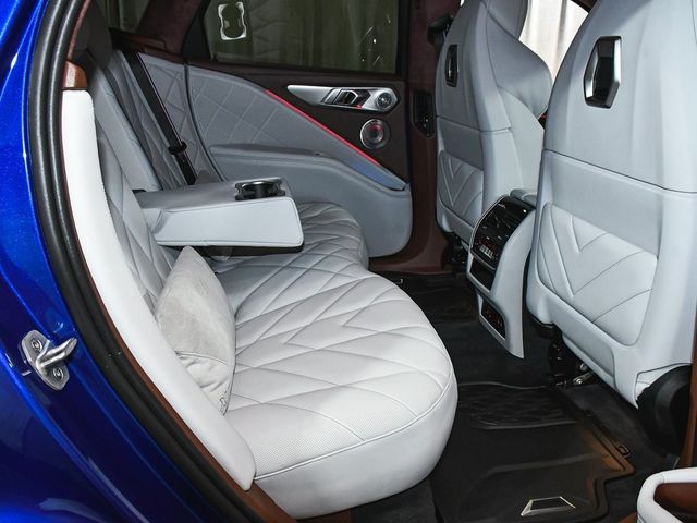 2025 BMW XM Base - 22922445 - 76