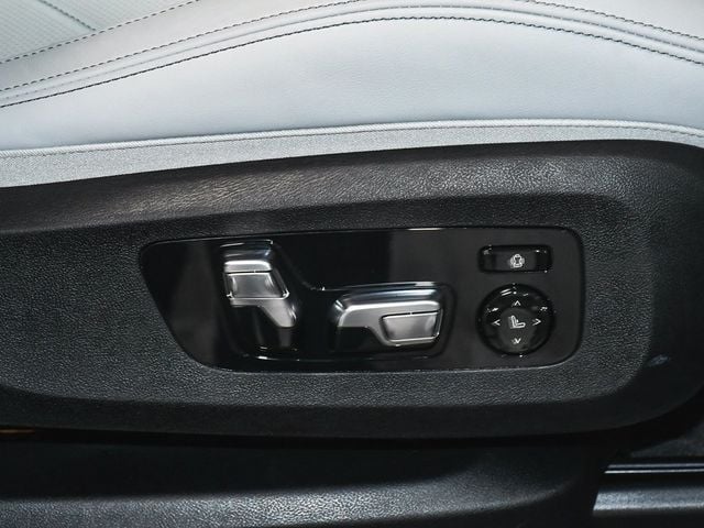 2025 BMW XM Base - 22922445 - 80