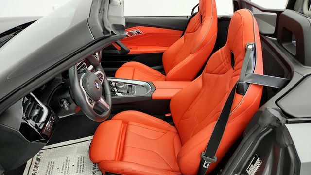 2025 BMW Z4 M40i Roadster with Vernasca Leather + Premium & Shadowline Pkgs - 22941005 - 19