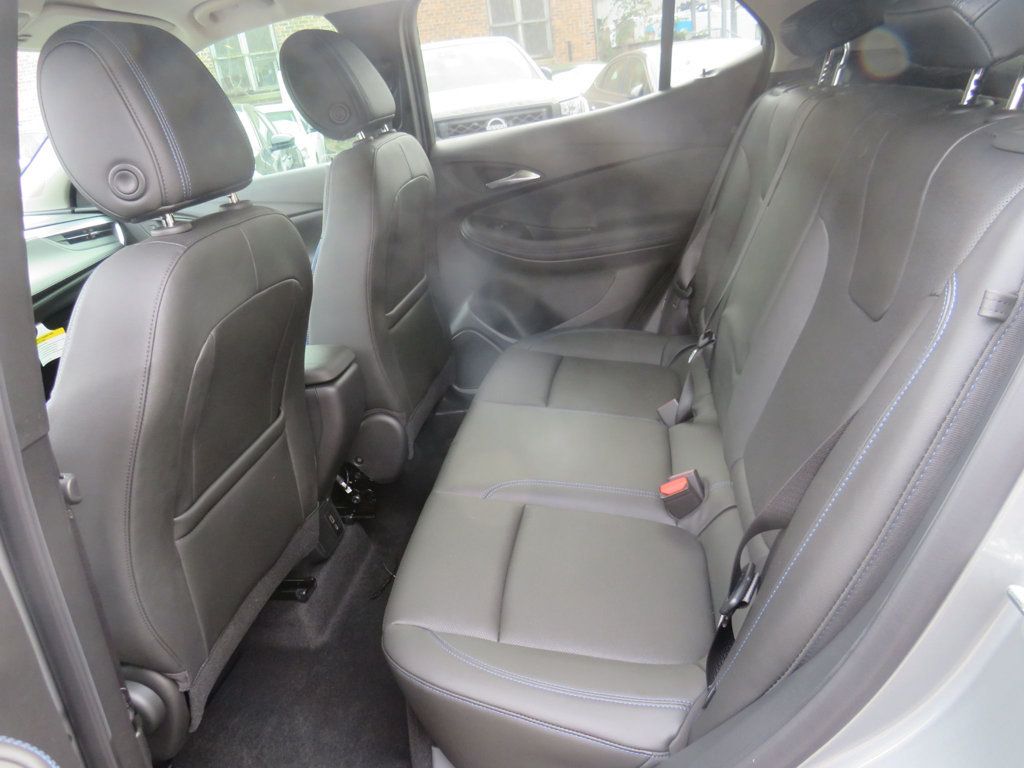 2025 Buick Encore GX Sport Touring photo 12