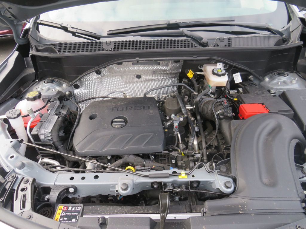 2025 Buick Encore GX Sport Touring photo 14