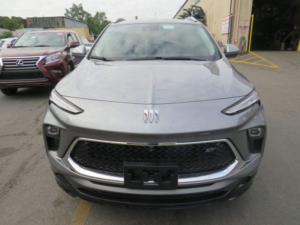 2025 Buick Encore GX Sport Touring photo 2