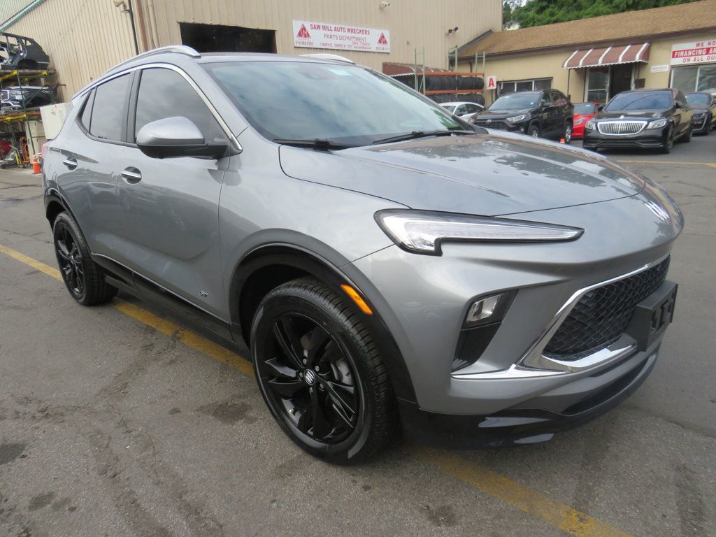 2025 Buick Encore GX Sport Touring photo 3