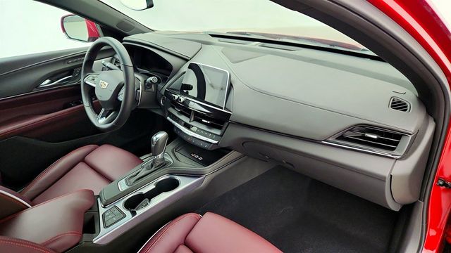 2025 Cadillac CT4 4dr Sedan Sport with 19'' Wheels, Leather Seating & Navigation & - 22983973 - 25