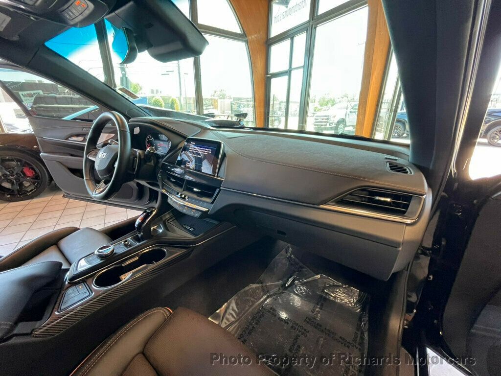 2025 Cadillac CT4 photo 24