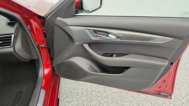 2025 Cadillac CT5-V 4dr Sedan with Technology Pkg, Leather Seats & UltraView Sunroof - 22957057 - 26