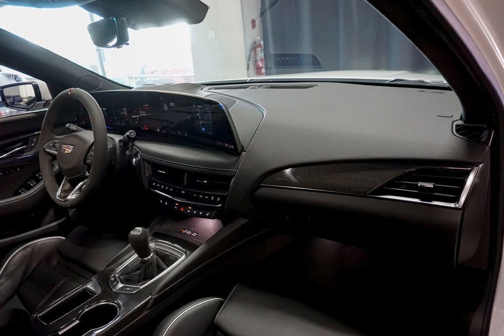 2025 Cadillac CT5-V *CT5-V BW* *6-Speed Manual* *Precision Pack* *Bucket Seats* - 22984471 - 39