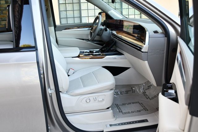 2025 Cadillac Escalade 4WD 4 Door Sport Platinum SUV W/Onyx Package - 23002127 - 22