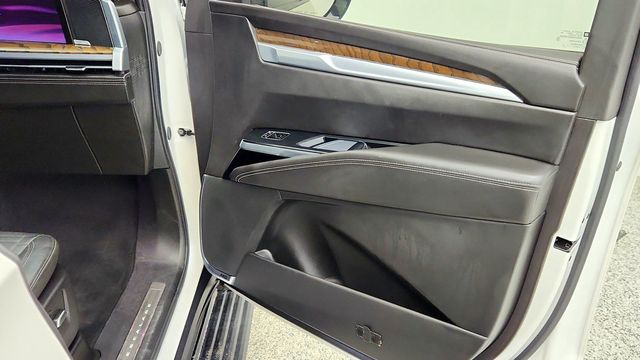 2025 Cadillac Escalade 4WD 4dr Sport Platinum w/ 24'' Wheels & Console Fridge - 23097123 - 29