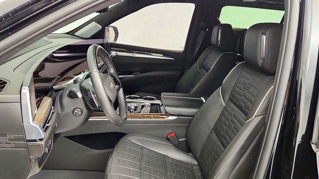 2025 Cadillac Escalade 4WD 4dr Sport Platinum w/ Onyx Pkg & Cat-Back Exhaust - 23072469 - 21
