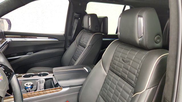 2025 Cadillac Escalade 4WD 4dr Sport Platinum w/ Onyx Pkg & Cat-Back Exhaust - 23072469 - 22