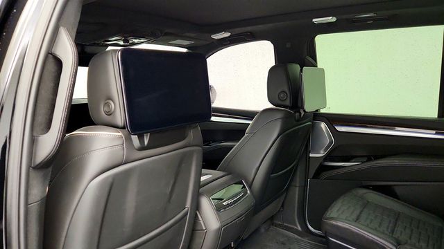 2025 Cadillac Escalade 4WD 4dr Sport Platinum w/ Onyx Pkg & Cat-Back Exhaust - 23072469 - 24