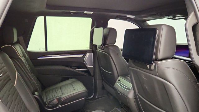 2025 Cadillac Escalade 4WD 4dr Sport Platinum w/ Onyx Pkg & Cat-Back Exhaust - 23072469 - 28