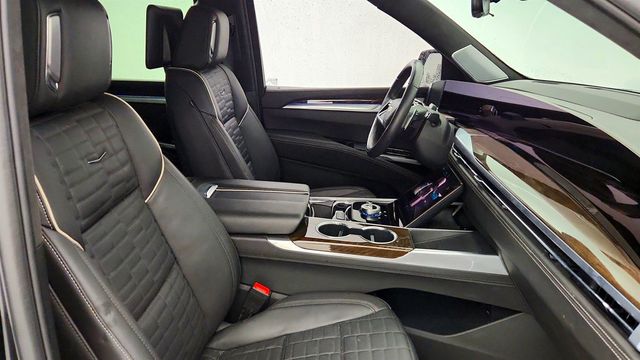2025 Cadillac Escalade 4WD 4dr Sport Platinum w/ Onyx Pkg & Cat-Back Exhaust - 23072469 - 29