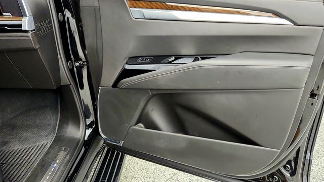 2025 Cadillac Escalade 4WD 4dr Sport Platinum w/ Onyx Pkg & Cat-Back Exhaust - 23072469 - 31