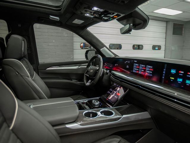 2025 Cadillac Escalade AWD 4dr V-Series - 22970197 - 19