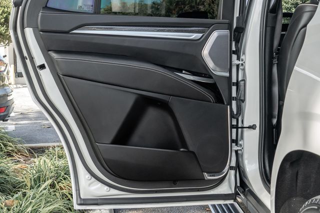 2025 Cadillac Escalade AWD 4dr V-Series - 22995102 - 35