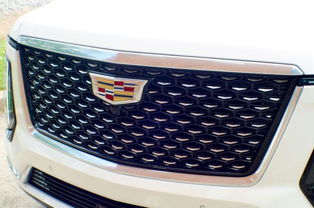 2025 Cadillac Escalade LocalTrade/Premium-Luxury/4WD/HeadsUpDisplay/PanoramicSunroof - 23008744 - 9