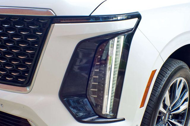 2025 Cadillac Escalade LocalTrade/Premium-Luxury/4WD/HeadsUpDisplay/PanoramicSunroof - 23008744 - 16