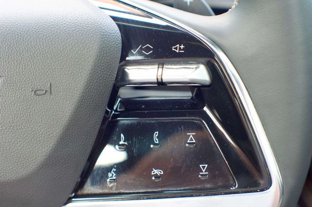2025 Cadillac Escalade LocalTrade/Premium-Luxury/4WD/HeadsUpDisplay/PanoramicSunroof - 23008744 - 22