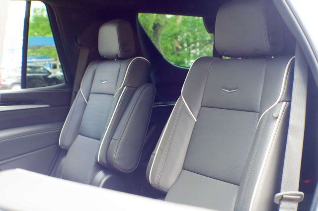 2025 Cadillac Escalade LocalTrade/Premium-Luxury/4WD/HeadsUpDisplay/PanoramicSunroof - 23008744 - 33