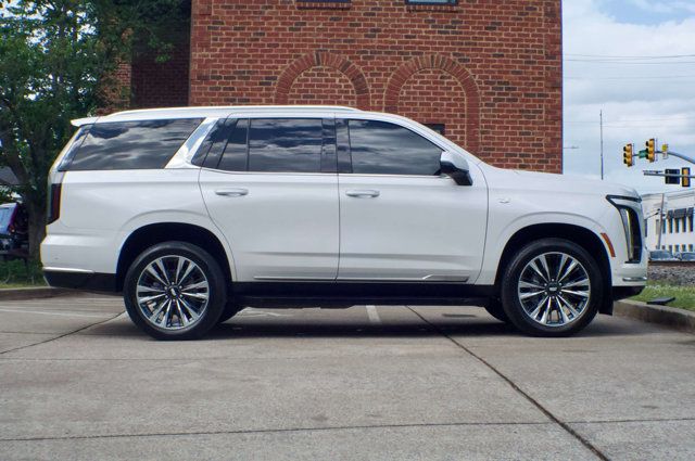2025 Cadillac Escalade LocalTrade/Premium-Luxury/4WD/HeadsUpDisplay/PanoramicSunroof - 23008744 - 3
