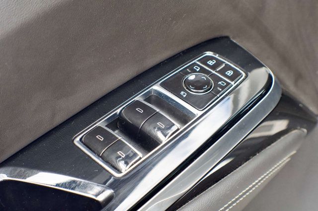 2025 Cadillac Escalade LocalTrade/Premium-Luxury/4WD/HeadsUpDisplay/PanoramicSunroof - 23008744 - 39