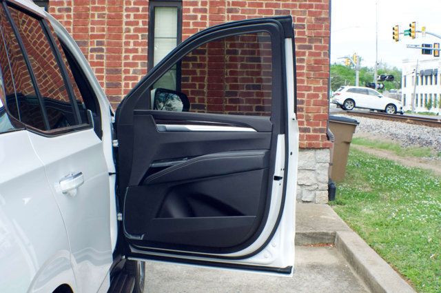 2025 Cadillac Escalade LocalTrade/Premium-Luxury/4WD/HeadsUpDisplay/PanoramicSunroof - 23008744 - 43
