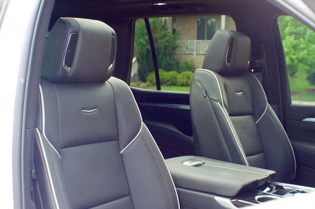 2025 Cadillac Escalade LocalTrade/Premium-Luxury/4WD/HeadsUpDisplay/PanoramicSunroof - 23008744 - 45