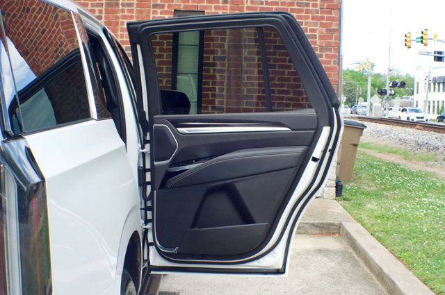 2025 Cadillac Escalade LocalTrade/Premium-Luxury/4WD/HeadsUpDisplay/PanoramicSunroof - 23008744 - 51
