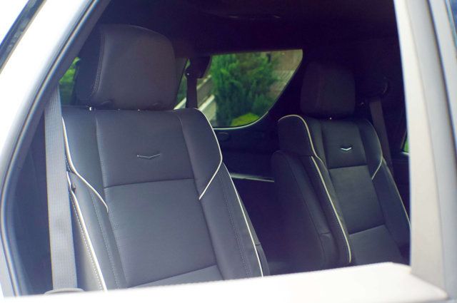 2025 Cadillac Escalade LocalTrade/Premium-Luxury/4WD/HeadsUpDisplay/PanoramicSunroof - 23008744 - 53