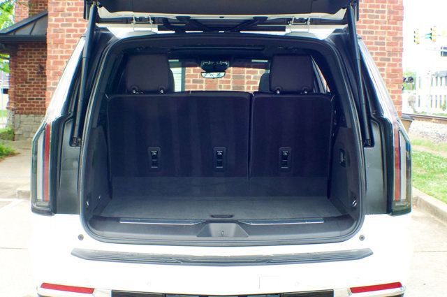 2025 Cadillac Escalade LocalTrade/Premium-Luxury/4WD/HeadsUpDisplay/PanoramicSunroof - 23008744 - 54
