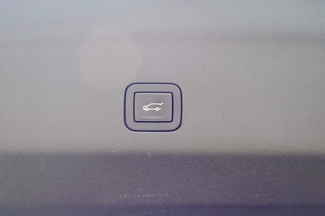 2025 Cadillac Escalade LocalTrade/Premium-Luxury/4WD/HeadsUpDisplay/PanoramicSunroof - 23008744 - 55