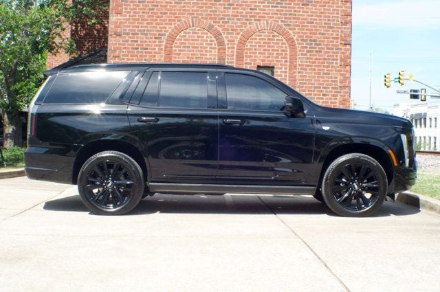 2025 Cadillac Escalade MSRP$111,795/Touring Pkg/Heated&Cooled Seats/Soft-Close Doors - 23010911 - 3