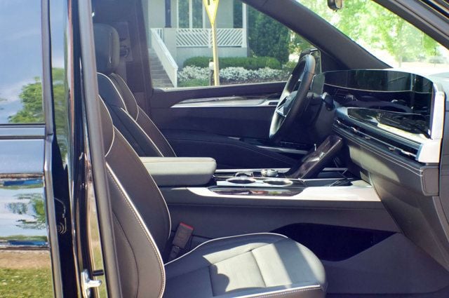 2025 Cadillac Escalade MSRP$111,795/Touring Pkg/Heated&Cooled Seats/Soft-Close Doors - 23010911 - 44