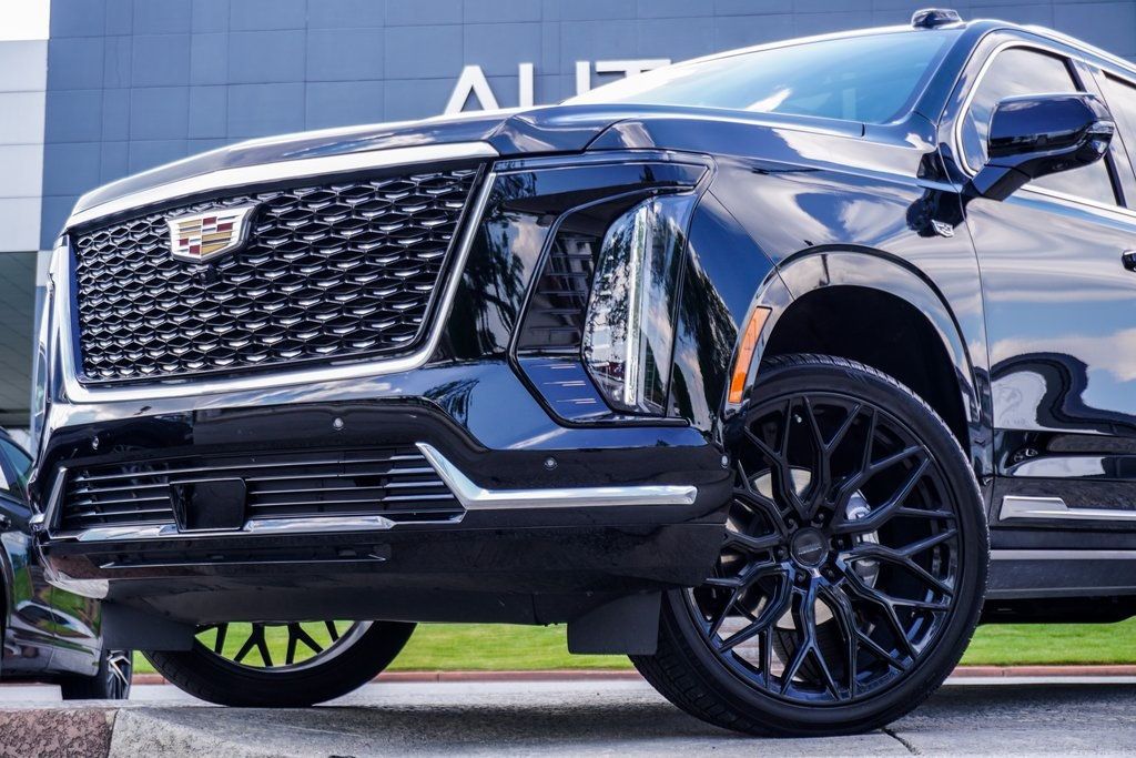 2025 Cadillac Escalade Premium Luxury photo 2