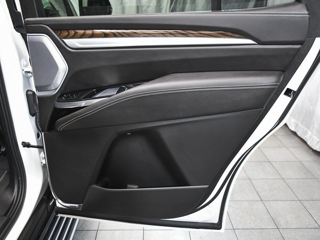 2025 Cadillac Escalade Sport Platinum photo 17