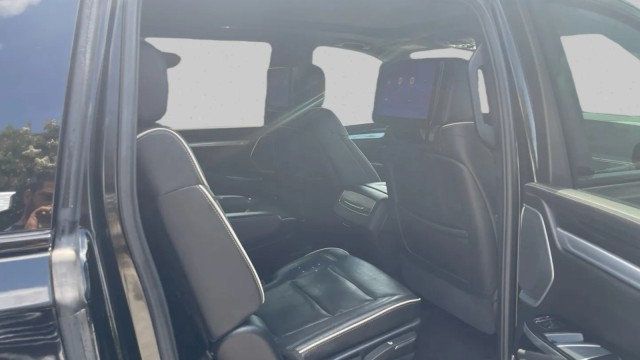2025 Cadillac Escalade ESV 4WD 4dr Sport - 23048937 - 17