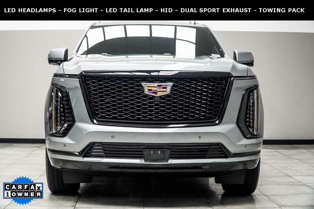 2025 Cadillac Escalade ESV Sport photo 4