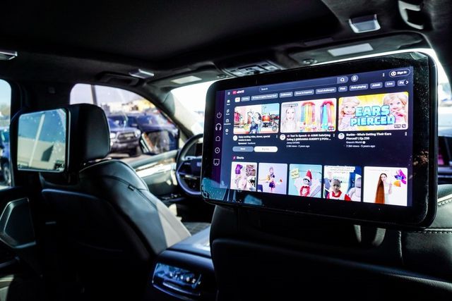 2025 Cadillac Escalade ESV 4WD 4dr Sport Platinum - 22983400 - 12