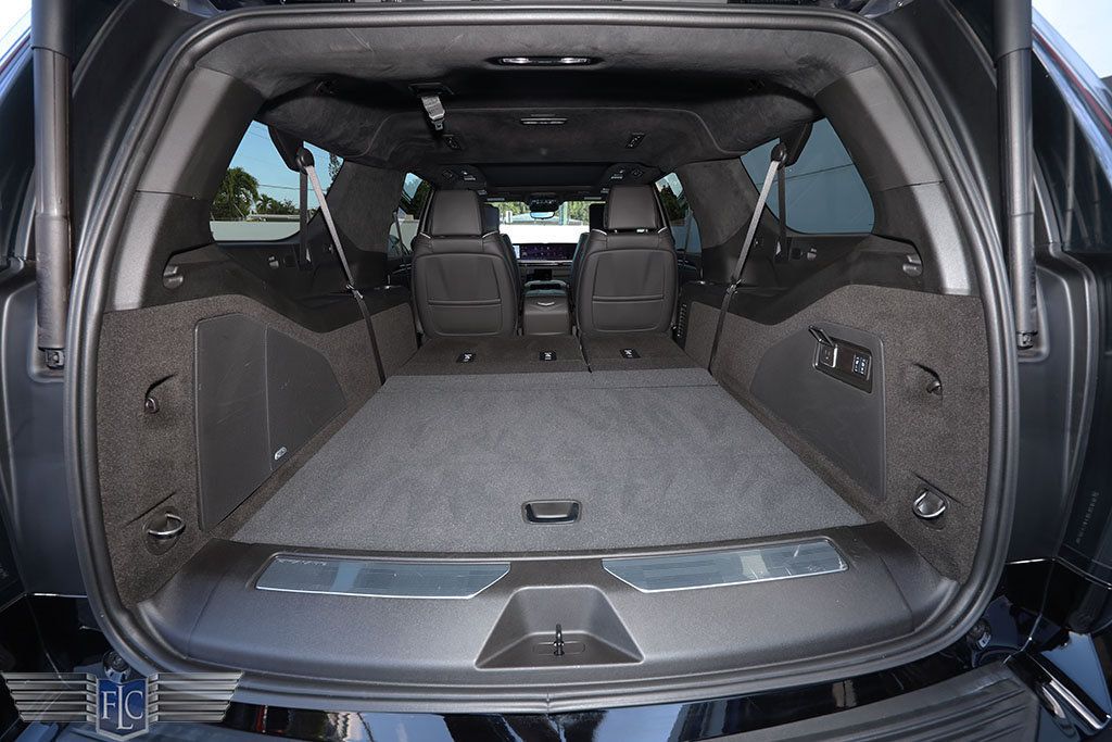 2025 Cadillac Escalade ESV 4WD 4dr Sport Platinum - 22949133 - 32