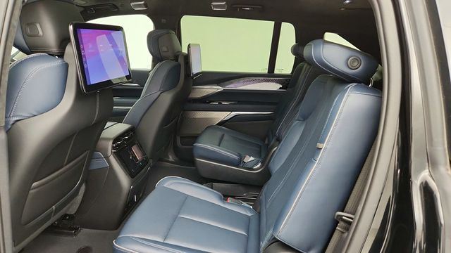 2025 Cadillac Escalade IQ AWD 4dr Luxury 2 - 22942901 - 24