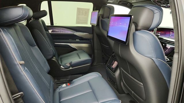 2025 Cadillac Escalade IQ AWD 4dr Luxury 2 - 22942901 - 28
